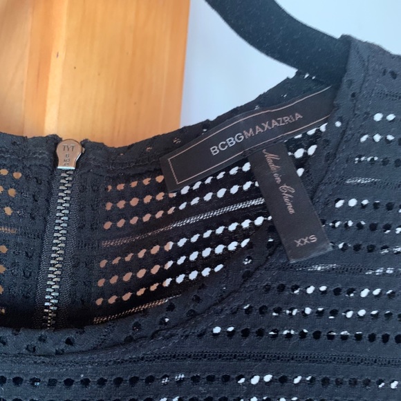 BCBGMAXAZRIA top NWOT - Picture 2 of 4